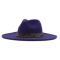 Lila Wollfilz Fedora Hut mit Schlangenmuster Band und 10cm breiter Krempe Damen Herren. - 56-58cm / Dunkellila