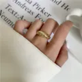 Bague dôme torsadée dorée épaisse, bijoux de doigt rétro français minimaliste pour femmes élégantes. - Style Géométrique Torsadé à Paroi Épaisse (JZ9312) / Réglable