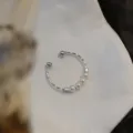 Anello aperto in argento con perle, elegante gioiello da dito vintage per donna. - JZ9456