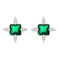 Detailansicht quadratischer grüner Zirkon Ohrringe mit silbernen Sternspitzen für Damen. - Grün