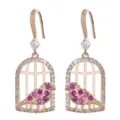 Elegante roségoldene Vogelkäfig Hängeohrhänger mit rosa Zirkonia für Damen und Mädchen. - Rot