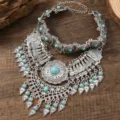 Böhmischer Vintage ethnischer silberner Türkis Lätzchen Halskette und Quaste Schmuckset Damen - Antik Silber Blau