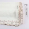 Bufanda bordada de gasa blanco nieve, pañuelo elegante con ribete de encaje fino. - Blanco Nieve