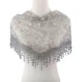 Châle triangulaire en dentelle grise avec broderie florale et sequins brillants pour femmes. - Gris
