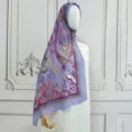 Sciarpa hijab in chiffon con stampa cachemire viola, elegante scialle etnico. - 17