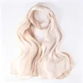 Zachte gegradueerde satijnen plooisjaal, lange damessjaal en elegante hoofddoek stijl. - 01 Lichte Champagne