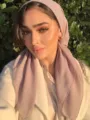 Foulard hijab carré de couleur unie pour femmes, tissu léger et doux pour usage quotidien. - Kaki