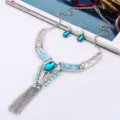 Silberfarbenes Vintage Statement-Ketten-Set mit blauen Kristallen und feinen Quasten. - Altsilber & Blau