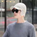 Herren Winter Strickmuetze mit Schirm und Ohrenklappen warme gefuetterte Freizeitmuetze beige - Einheitsgröße / Einzelner Hut / Beige