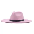 Rosa Wollfilz Fedora Hut für Damen, eleganter Winterbreitrand-Jazzhut mit schwarzem Gürtel. - M (56-58cm) / Rosa