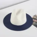 Sombrero de paja bicolor clásico con copa blanca y ala azul marino para el verano soleado. - M (56-58cm) / Corona Blanca Ala Navy
