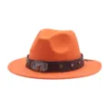 Détail du chapeau de cow-boy occidental orange avec ceinture en cuir marron et boucle de taureau. - M (56-58cm) / Orange