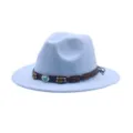 Cappello fedora in lana azzurro chiaro con fascia in pelle marrone e pietra turchese, elegante. - M (56-58cm) / Celeste