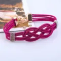 Mehrschichtige geflochtene Kordel-Choker-Halskette und funkelnde Kristall-Ohrringe Schmuck-Set. - Fuchsia