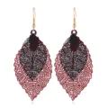 Doppelte hohle Blatt Ohrringe in Schwarz und Rot Metall Retro Stil Detailansicht. - Rot + Schwarz