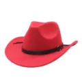 Dettaglio cappello in feltro rosso, stile cowboy con cintura nera e fibbia metallo. - M（56-58cm） / Rosso