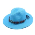 Blauer Strohhut mit Holzperlen und Kette, ideal für Damen im Sommer am Strand als Sonnenschutz. - M (56-58cm) / Seeblau