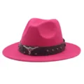 Chapeau fedora en feutre de laine fuchsia avec bande en cuir marron et crâne de taureau. - M (56-58cm) / Rose rouge