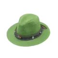 Elegante sombrero fedora de paja tejida verde con cuentas étnicas flecos y cordón de cuero. - M (56-58cm) / Verde