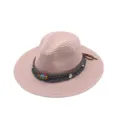 Vista detallada de un sombrero fedora rosa de paja con banda de cuentas de colores. - M (56-58cm) / Rosa Claro