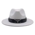 Chapeau jazz fedora en laine blanche avec bande en cuir noir et accessoire tête de taureau - M (56-58cm) / Blanc