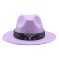 Sombrero de cowboy fedora de lana morada con tira de cuero negro y accesorio de toro. - M (56-58cm) / Violeta Claro