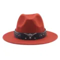 Sombrero de ala plana vaquero rojo de fieltro con banda de cuero y cabeza de toro unisex - M (56-58cm) / Caramelo