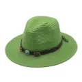 Vue détaillée d'un chapeau de paille vert avec bande décorative marron et perles. - M (56-58cm) / Vert