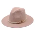 Vue détaillée du chapeau de paille pour femme avec chaîne dorée pour plage et voyage d'été. - M (56-58cm) / Rose Poudré