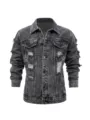 Detailaufnahme der Destroyed Jeansjacke mit Acid-Wash Waschung und klassischen Knöpfen. - S / Oberteile / Schwarz