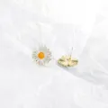 Gold-plated alloy enamel daisy flower stud earrings cute floral jewelry accessories - White