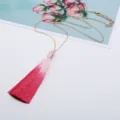 Lange Verlaufs-Quasten-Halskette mit Goldkette, elegantes Mode-Schmuck-Accessoire für Damen. - Gradient Rosarot