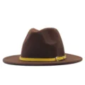 Braune Damen Woll Filz Fedora Hut mit gelbem Gürtel flache Krempe Herbst Winter Jazz Kappe - Erwachsene (56-58cm) / Kaffee (Gelber Gürtel)