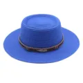 Blauer Strohhut Detail, braunes Webband mit Metallfeder, modischer Sonnenschutz für Sommer. - M (56-58cm) / Saphirblau