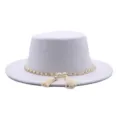 Weißer flacher Filzhut mit Perlenkett Quaste, vintage Boater Fedora Hut für Damen. - M (56-58cm) / Fedora / Weiß