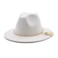 Weißer Wollfilz Fedora Hut Variante mit eleganter Perlenkette und schicker Quaste. - M (56-58cm) / Weiß