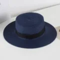 Klassischer dunkelblauer Strohhut mit flacher Krone, schwarzer Schleife und breiter Krempe. - M (56-58cm) / 10# Dunkelblauer Stil