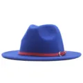 Blauer Filzhut Fedora mit rotem Gürtelriemen, klassischer breiter Krempe Wollhut für Damen. - M (56-58cm) / Königsblau (Roter Gürtel)