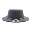 Eleganter grauer Wollfilzhut mit Perlenkette und Quaste, vintage flacher Fedora Hut. - M (56-58cm) / Fedora / Grau