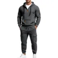 Tuta sportiva con cappuccio in felpa da uomo set cargo casual per autunno all'aperto. - Grigio scuro