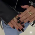 Glossy black square press on nails short fake nail set with gold rings chic style - JP3042 (Black)