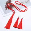 Roter Kristall Perlen lange Kette Eisside Quaste Ohrringe Set Modeschmuck Detail. - Rot