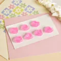 Cabochon in resina di rosa opaca satinata fiore rosa retro piatto accessori gioielli DIY - Stile 04 Bocciolo di Rosa / Rosa Magenta