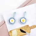 Simpatici mini ciondoli padella uovo tegamino DIY gioielli orecchini accessori. - Grigio