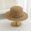 Sombrero de paja plano para mujer con elegante banda decorativa de diamantes de imitación. - M (56-58cm) / Caqui