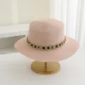 Sombrero de paja plano rosa para mujer, elegante sombrero de sol de verano con banda decorativa. - M (56-58cm) / Rosa