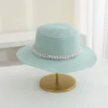 Sommer Strohhut Detailansicht, mintgrüner Flachtop Sonnenhut mit Perlenband für Strandurlaub. - M (56-58cm) / Hellgrün