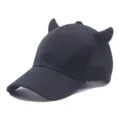 Cappellino da baseball nero con simpatiche corna da diavolo, elegante cappello parasole unisex. - Regolabile / Nero