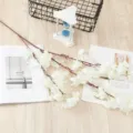 Branche de cerisier artificielle fleurs de soie blanches pour décoration de mariage à la maison - Blanc