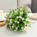 Bouquet de fleurs artificielles d'eucalyptus avec petites fleurs mauves pour déco de table. - Mauve Clair